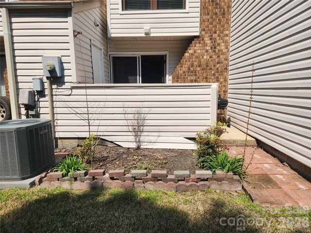 10961 Carmel Crossing Road, Charlotte, NC 28226