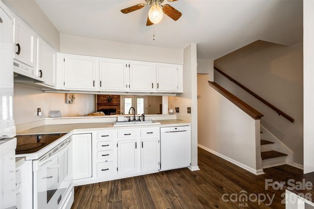 10961 Carmel Crossing Road, Charlotte, NC 28226