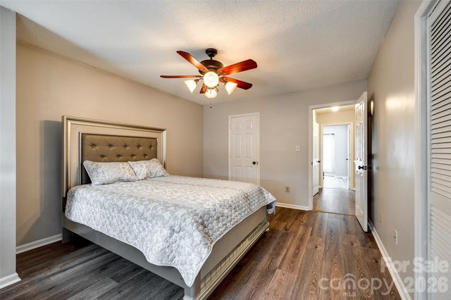 10961 Carmel Crossing Road, Charlotte, NC 28226