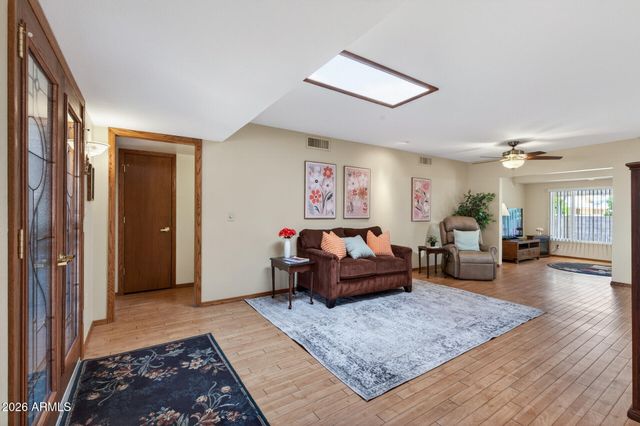 10723 W SARATOGA Circle, Sun City, AZ 85351