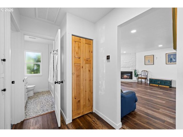 1202 Ne A St, Grants Pass, OR 97526