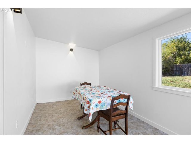 1202 Ne A St, Grants Pass, OR 97526