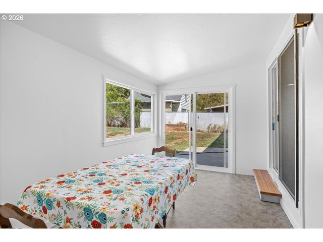 1202 Ne A St, Grants Pass, OR 97526