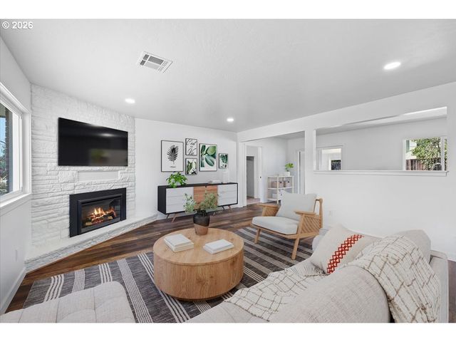 1202 Ne A St, Grants Pass, OR 97526