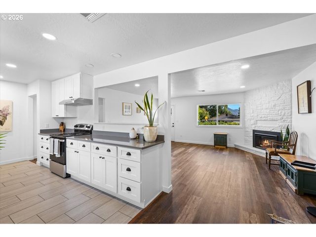 1202 Ne A St, Grants Pass, OR 97526
