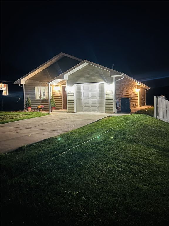 517 23rd Street NE, Black Eagle, MT 59414 photo 2