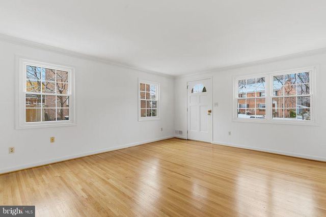 4813 20TH PL N, Arlington, VA 22207