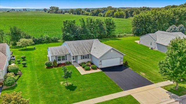 1108 Monroe Avenue, Mchenry, IL 60050