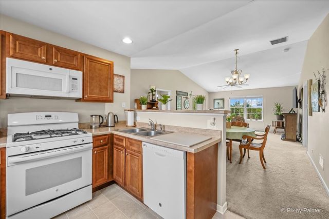 1108 Monroe Avenue, Mchenry, IL 60050