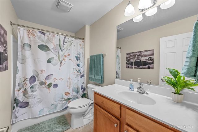 1108 Monroe Avenue, Mchenry, IL 60050