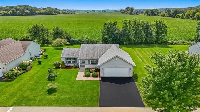1108 Monroe Avenue, Mchenry, IL 60050