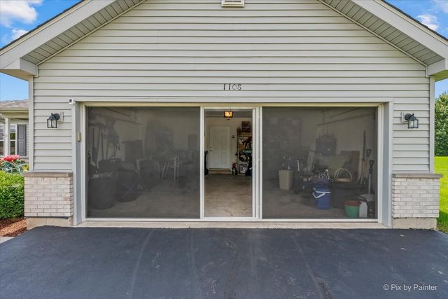 1108 Monroe Avenue, Mchenry, IL 60050