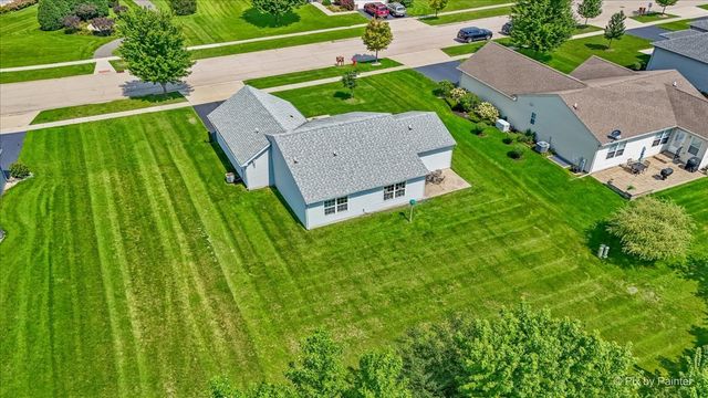 1108 Monroe Avenue, Mchenry, IL 60050