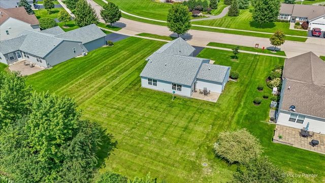 1108 Monroe Avenue, Mchenry, IL 60050