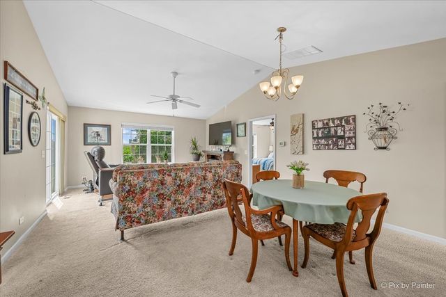 1108 Monroe Avenue, Mchenry, IL 60050