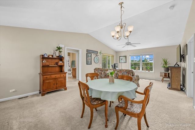1108 Monroe Avenue, Mchenry, IL 60050
