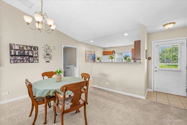 1108 Monroe Avenue, Mchenry, IL 60050