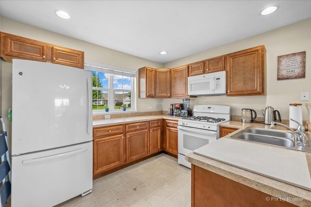 1108 Monroe Avenue, Mchenry, IL 60050