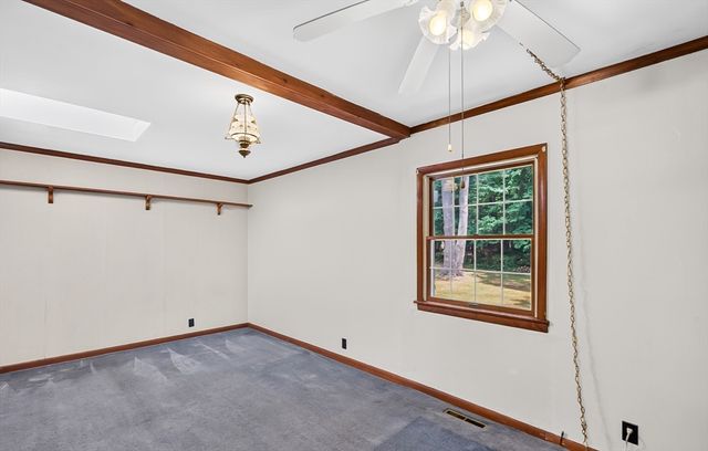 121 Poplar St, Greenfield, MA 01301