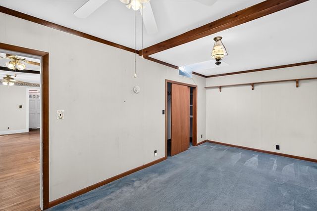 121 Poplar St, Greenfield, MA 01301