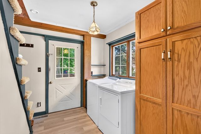 121 Poplar St, Greenfield, MA 01301