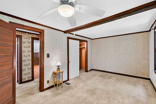 121 Poplar St, Greenfield, MA 01301