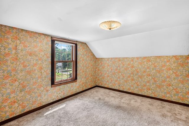 121 Poplar St, Greenfield, MA 01301
