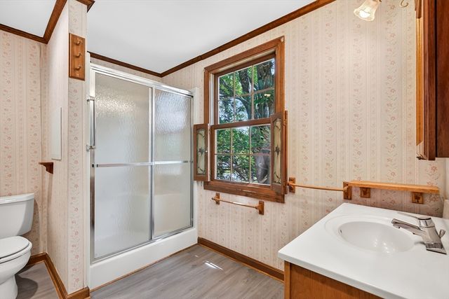 121 Poplar St, Greenfield, MA 01301