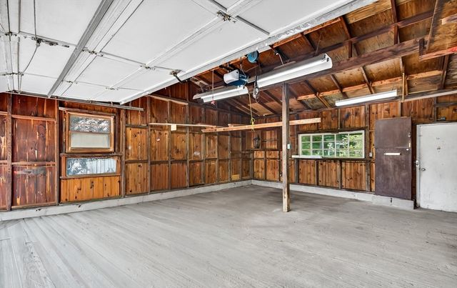 121 Poplar St, Greenfield, MA 01301