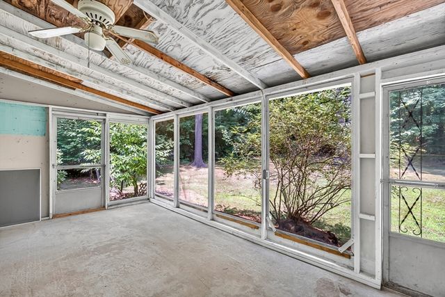 121 Poplar St, Greenfield, MA 01301