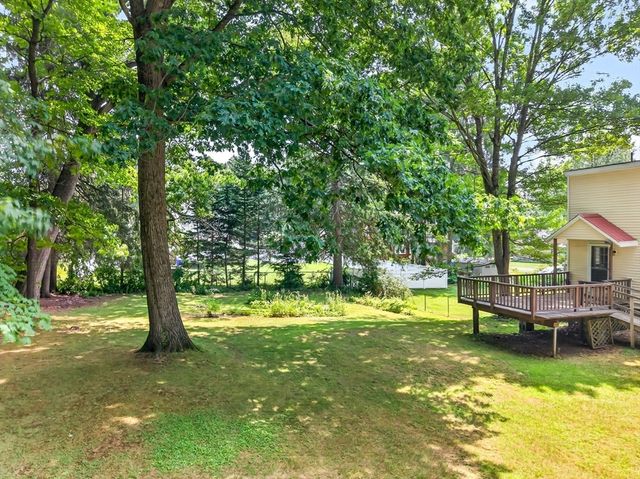 121 Poplar St, Greenfield, MA 01301
