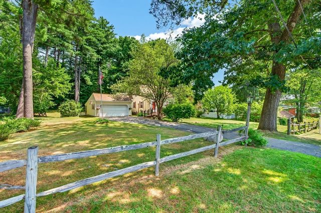121 Poplar St, Greenfield, MA 01301