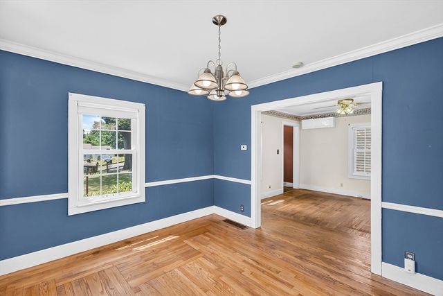 121 Poplar St, Greenfield, MA 01301
