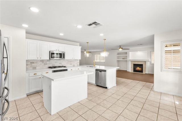 8913 Arabian Filly Avenue, Las Vegas, NV 89143