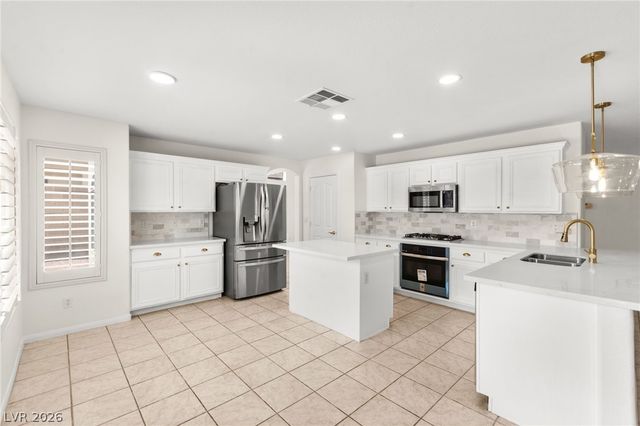 8913 Arabian Filly Avenue, Las Vegas, NV 89143