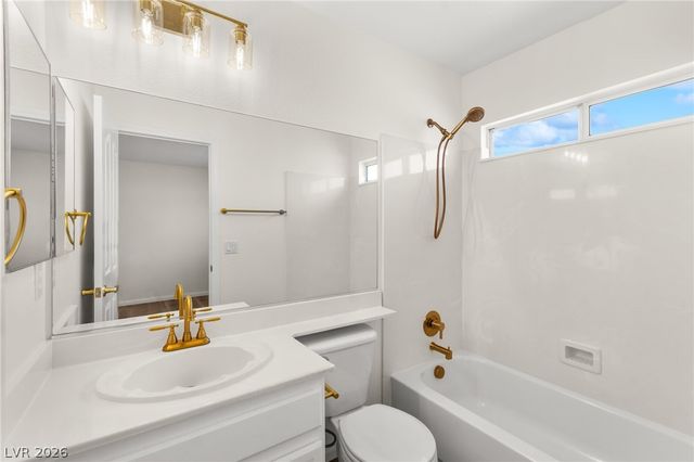 8913 Arabian Filly Avenue, Las Vegas, NV 89143