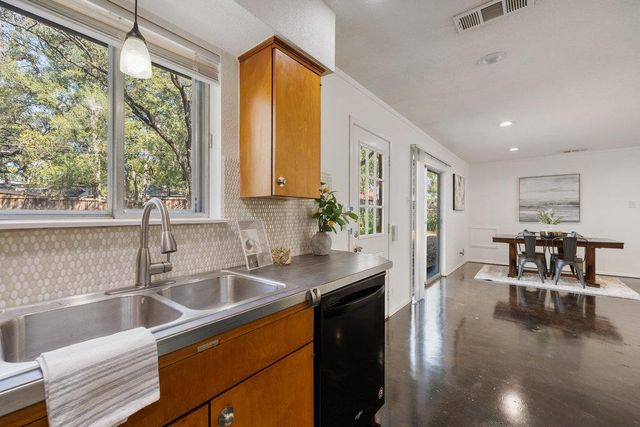 5008 Glencoe CIR, Austin, TX 78745