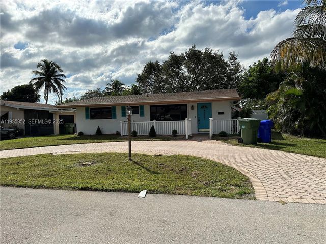 7880 NW 11th St, Pembroke Pines, FL 33024