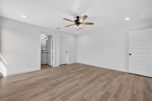 2419 Aberdeen Avenue, Wolfforth, TX 79382