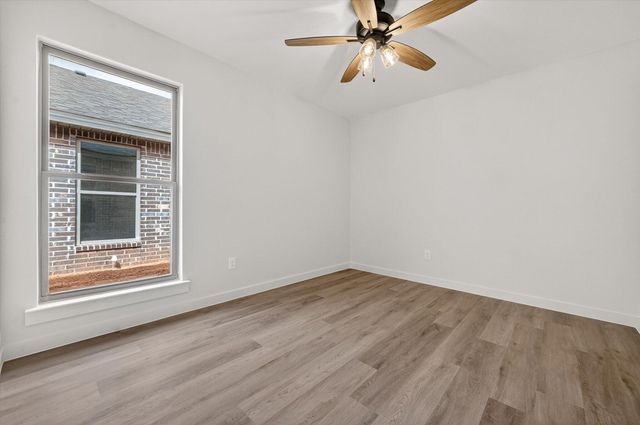 2419 Aberdeen Avenue, Wolfforth, TX 79382