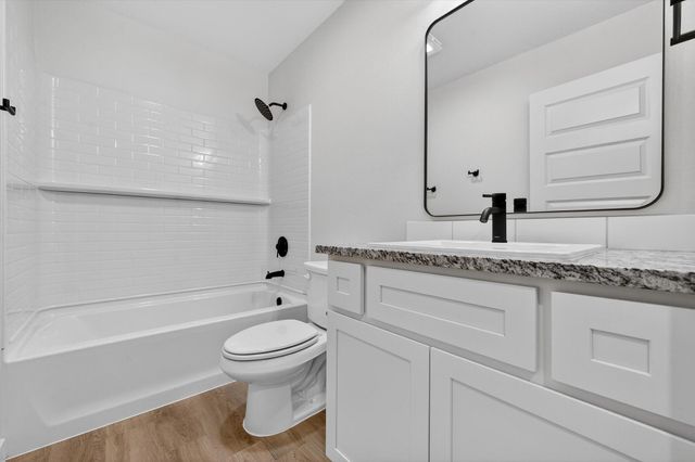 2419 Aberdeen Avenue, Wolfforth, TX 79382