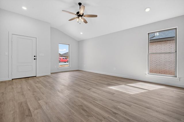 2419 Aberdeen Avenue, Wolfforth, TX 79382