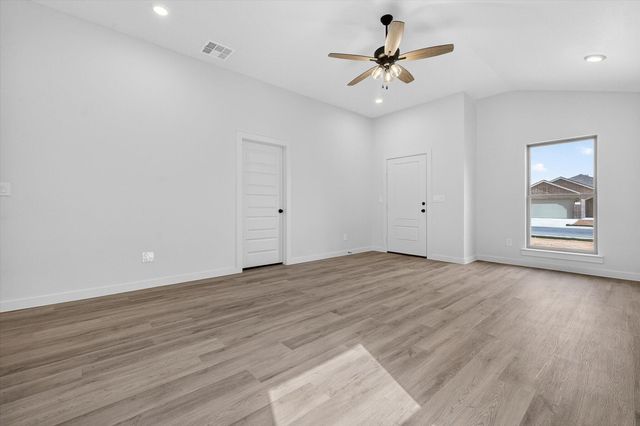 2419 Aberdeen Avenue, Wolfforth, TX 79382