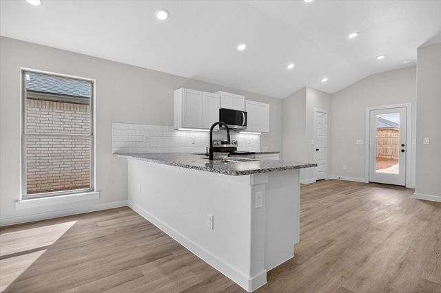 2419 Aberdeen Avenue, Wolfforth, TX 79382