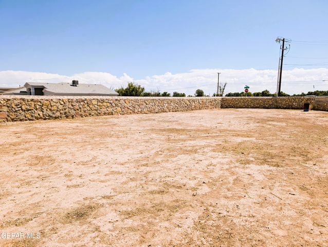 616 Rafael Marmolejo Street, Socorro, TX 79927