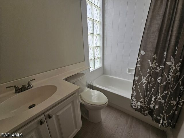 4256 Montalvo CT, Naples, FL 34109