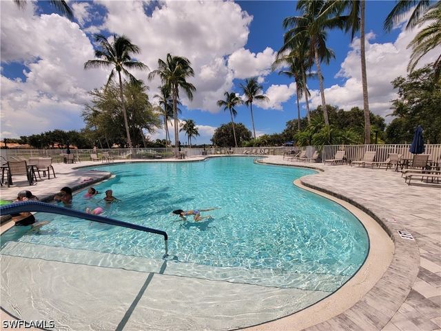 4256 Montalvo CT, Naples, FL 34109