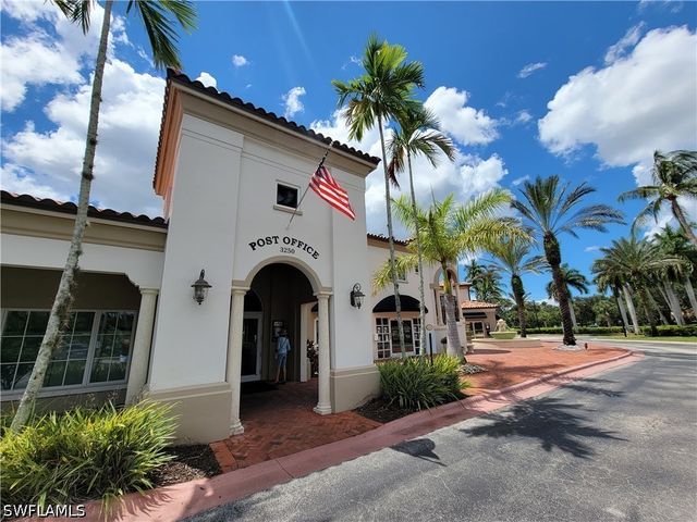 4256 Montalvo CT, Naples, FL 34109