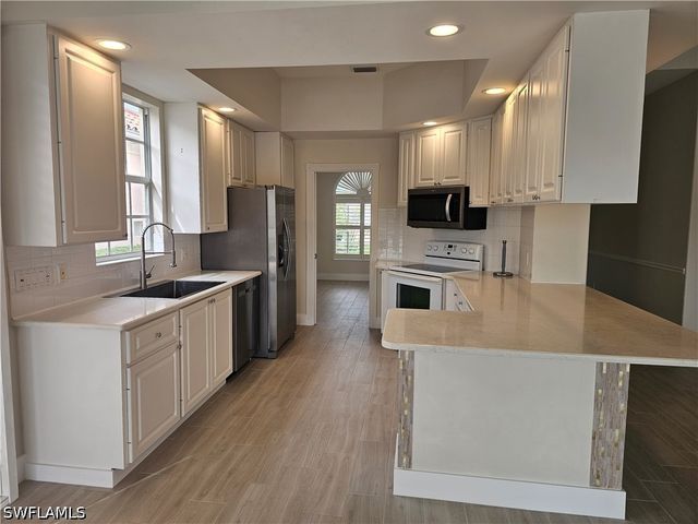 4256 Montalvo CT, Naples, FL 34109