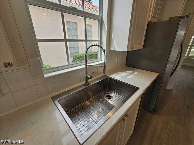 4256 Montalvo CT, Naples, FL 34109